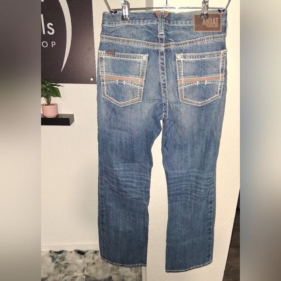 Ariat Men's Classic Blue Straight Jeans - Picture 4 of 16